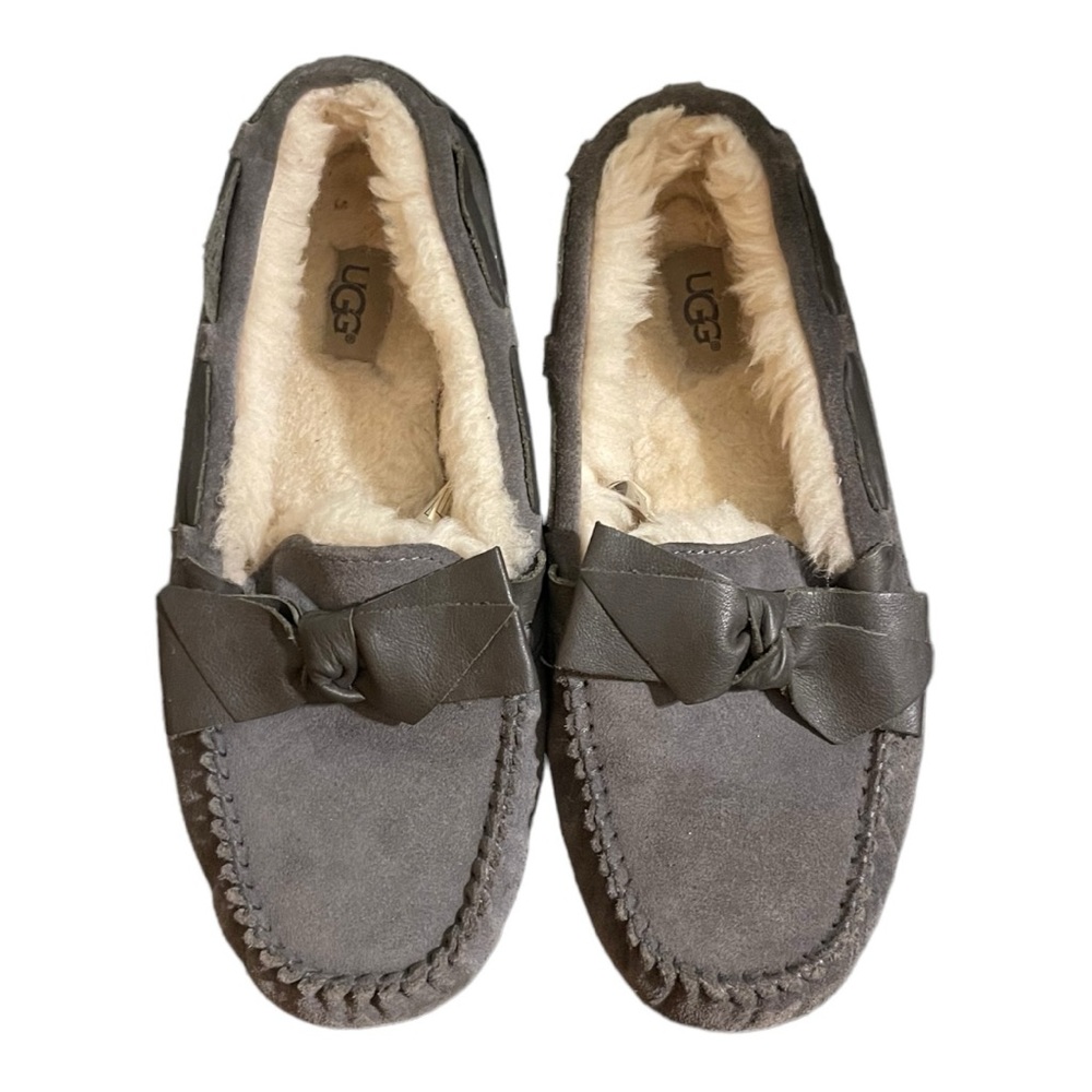 UGG Moccasins‎